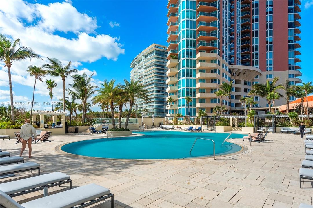 For Rent: $11,500 (2 beds, 2 baths, 1780 Square Feet)