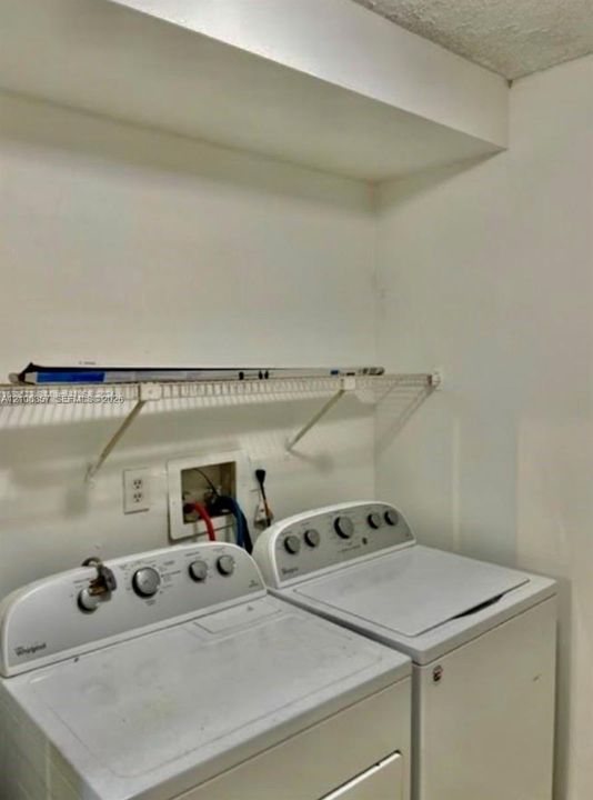 For Sale: $184,900 (2 beds, 2 baths, 1030 Square Feet)