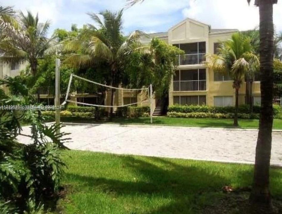 For Sale: $184,900 (2 beds, 2 baths, 1030 Square Feet)