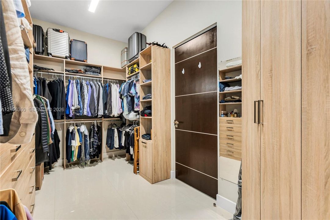 На продажу: $3,150,000 (3 спален, 3 ванн, 3482 Квадратных фут)