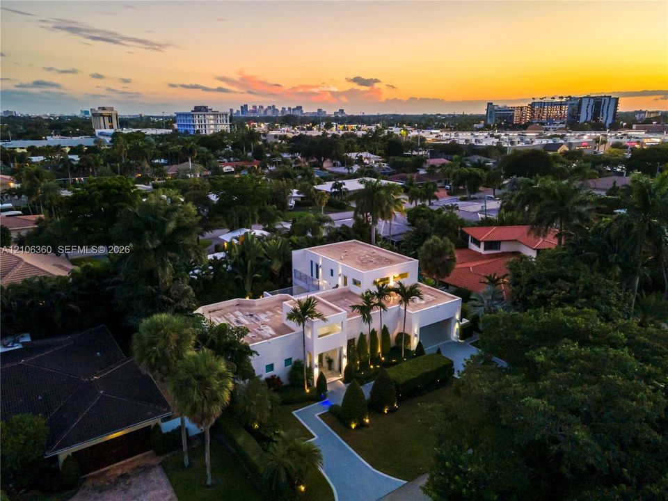 На продажу: $3,150,000 (3 спален, 3 ванн, 3482 Квадратных фут)