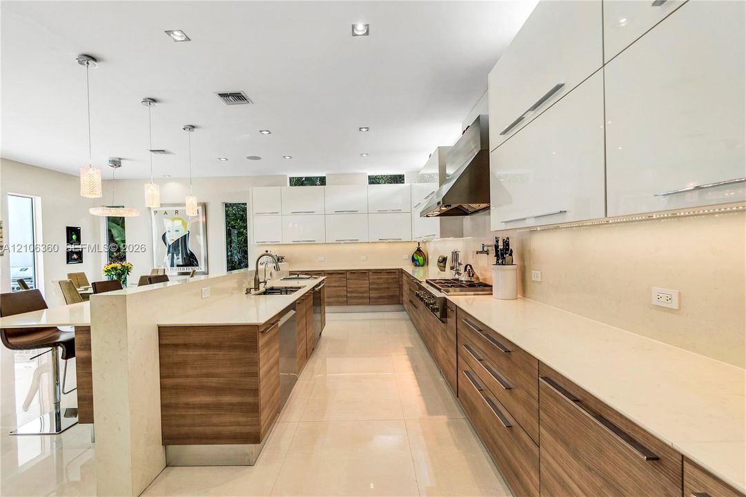 На продажу: $3,150,000 (3 спален, 3 ванн, 3482 Квадратных фут)
