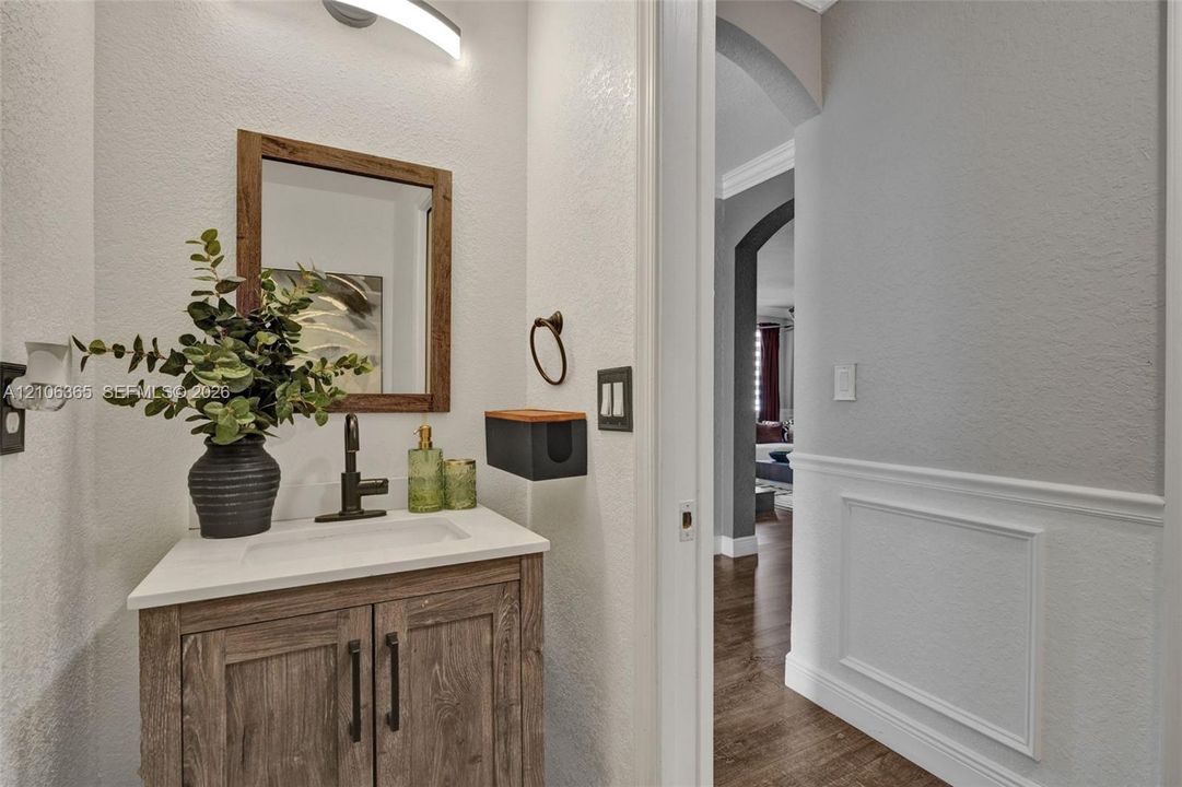 En Venta: $989,000 (6 camas, 4 baños, 3572 Pies cuadrados)