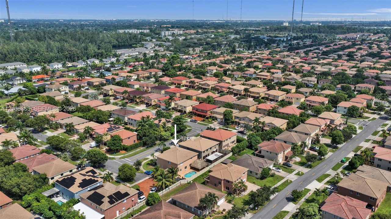 En Venta: $989,000 (6 camas, 4 baños, 3572 Pies cuadrados)