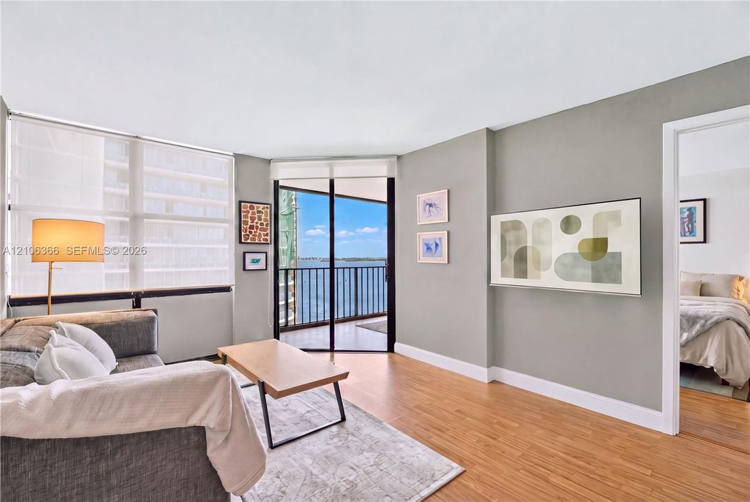 For Sale: $430,000 (1 beds, 1 baths, 868 Square Feet)