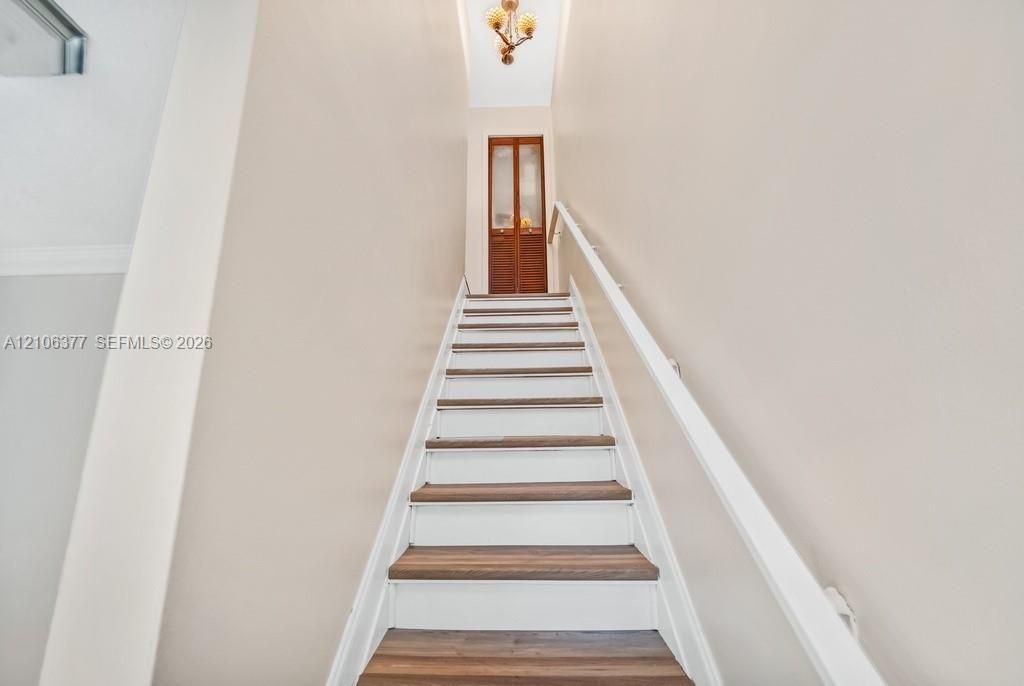 For Sale: $607,000 (3 beds, 3 baths, 1441 Square Feet)