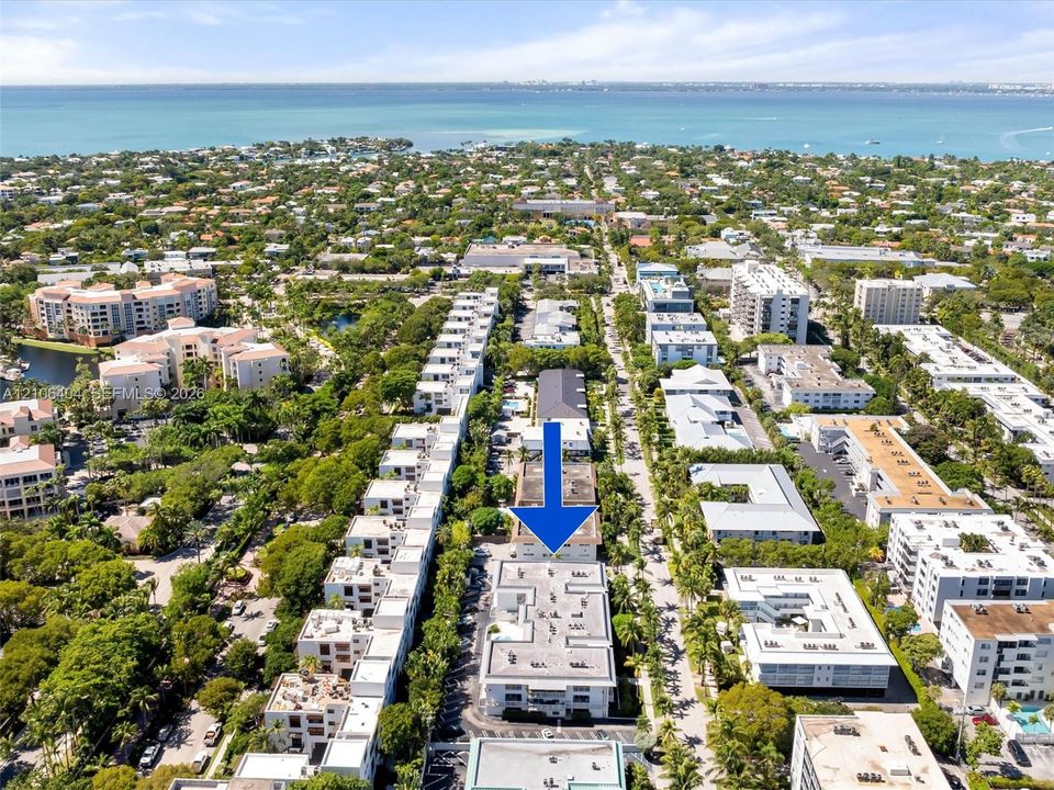 For Sale: $539,000 (1 beds, 1 baths, 679 Square Feet)