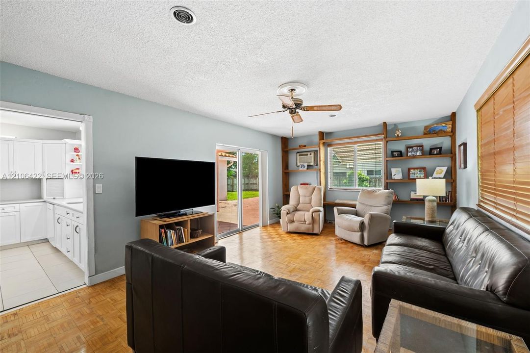 4th Bedroom being used as den/flex space