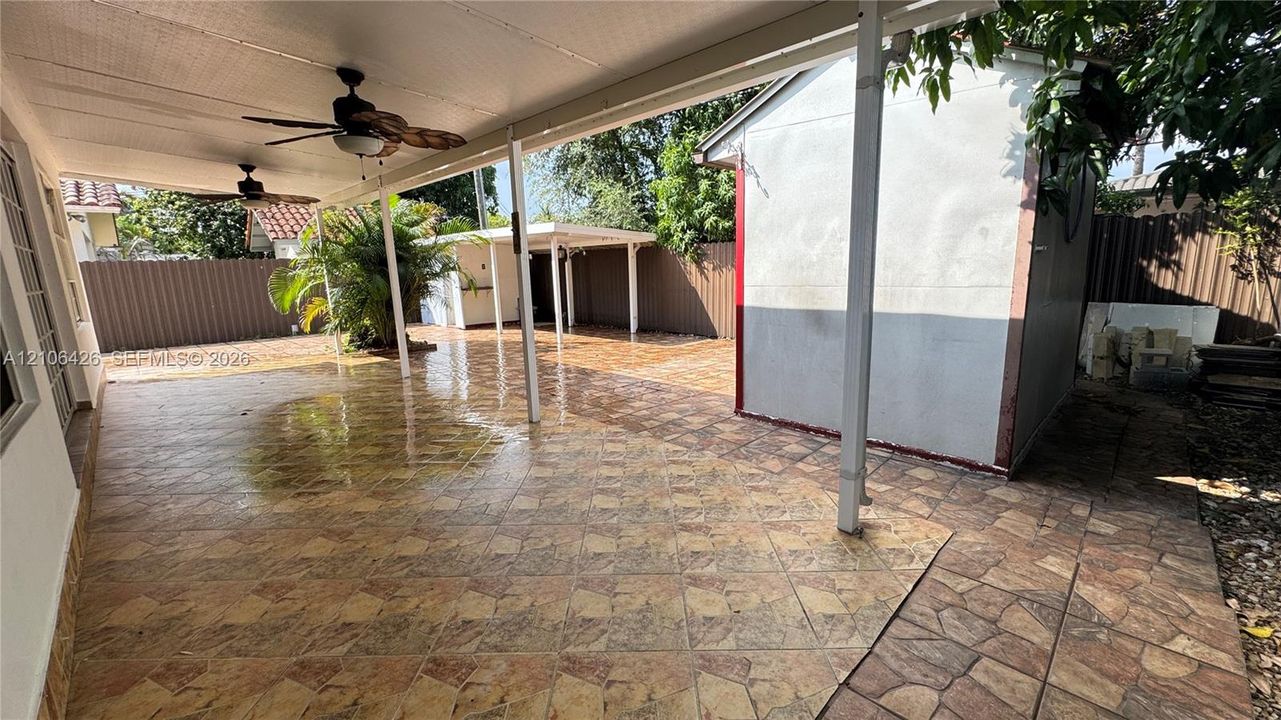 En Venta: $669,000 (3 camas, 2 baños, 1915 Pies cuadrados)