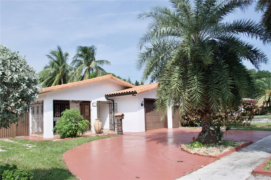 En Venta: $669,000 (3 camas, 2 baños, 1915 Pies cuadrados)