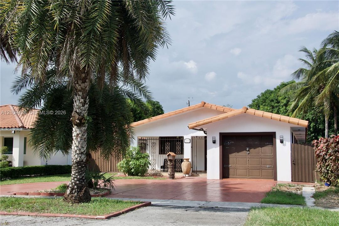 En Venta: $669,000 (3 camas, 2 baños, 1915 Pies cuadrados)