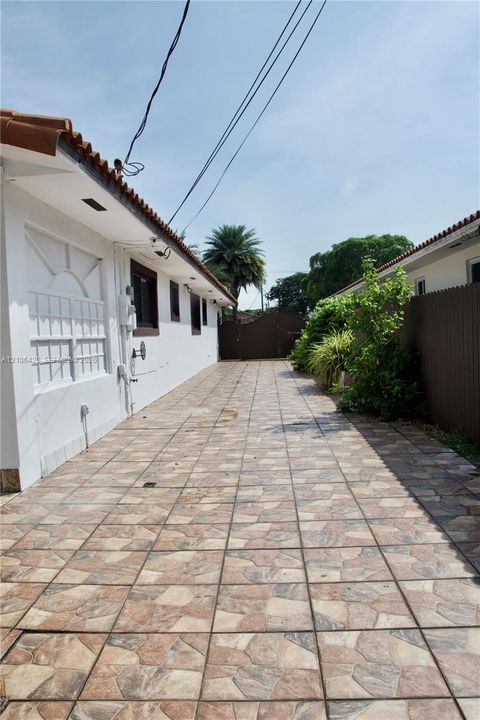 En Venta: $669,000 (3 camas, 2 baños, 1915 Pies cuadrados)