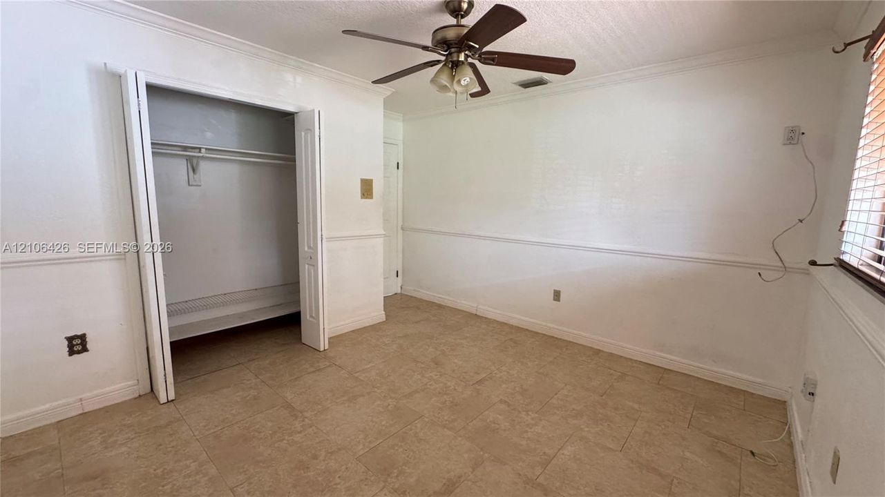 En Venta: $669,000 (3 camas, 2 baños, 1915 Pies cuadrados)