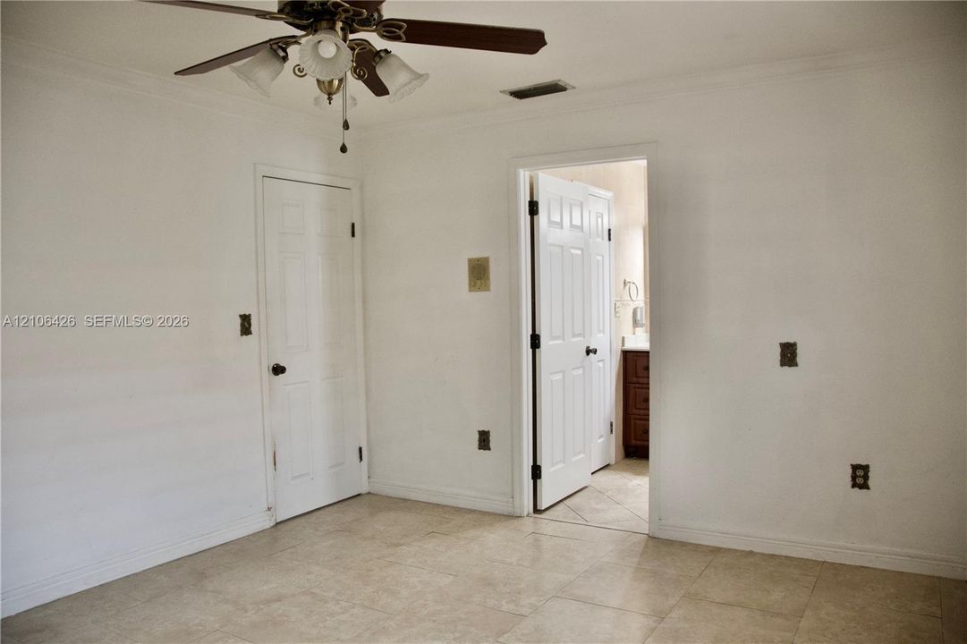 En Venta: $669,000 (3 camas, 2 baños, 1915 Pies cuadrados)