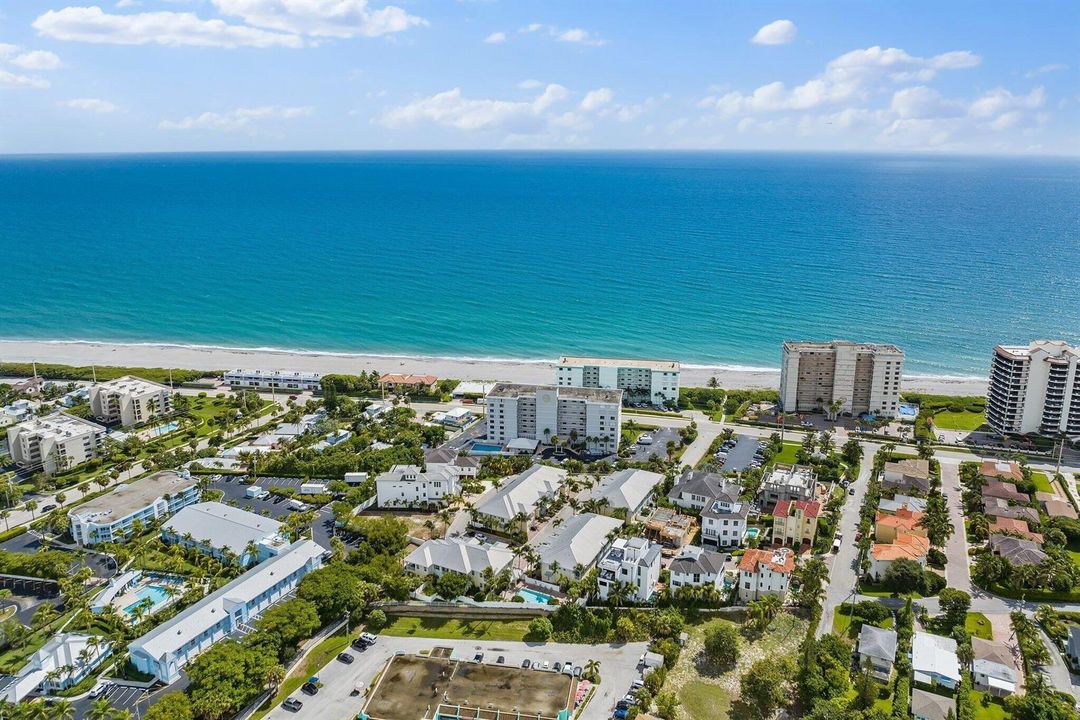 060-911OceanDr404-JunoBeach-FL-SMALL