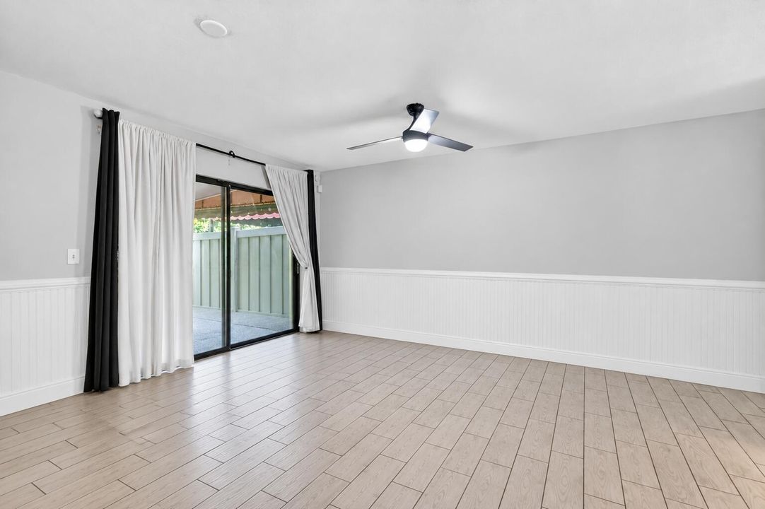 Photorealistic empty living room-1