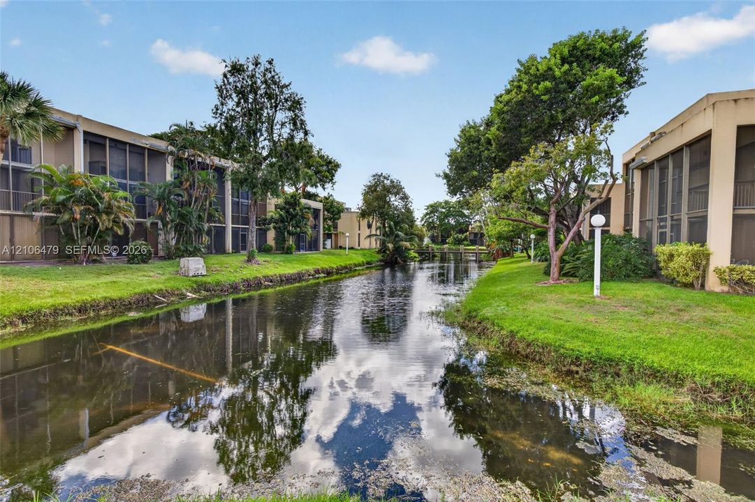 На продажу: $235,000 (2 спален, 2 ванн, 1230 Квадратных фут)