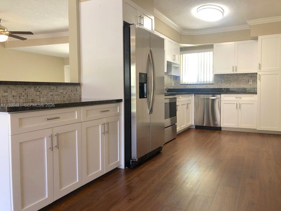 For Rent: $2,400 (2 beds, 2 baths, 1200 Square Feet)