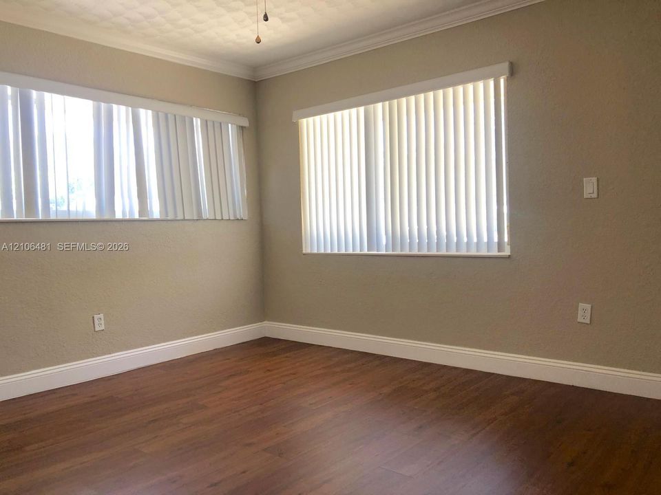 For Rent: $2,400 (2 beds, 2 baths, 1200 Square Feet)