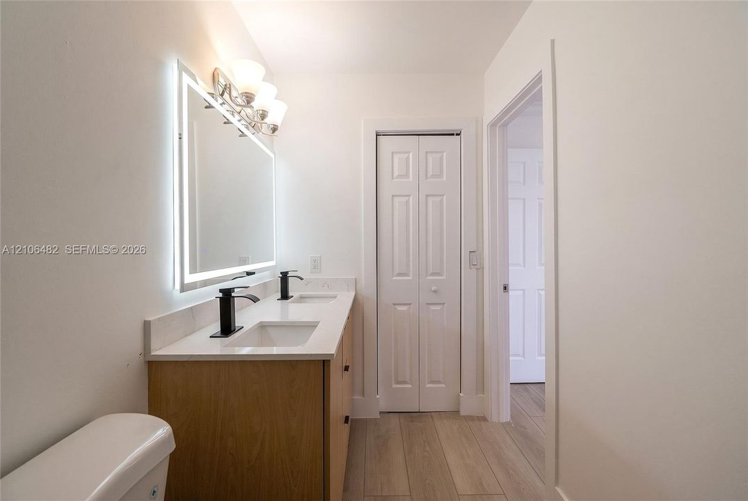 En Venta: $575,000 (4 camas, 3 baños, 1444 Pies cuadrados)