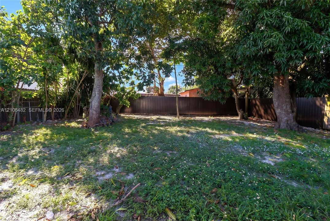 En Venta: $575,000 (4 camas, 3 baños, 1444 Pies cuadrados)