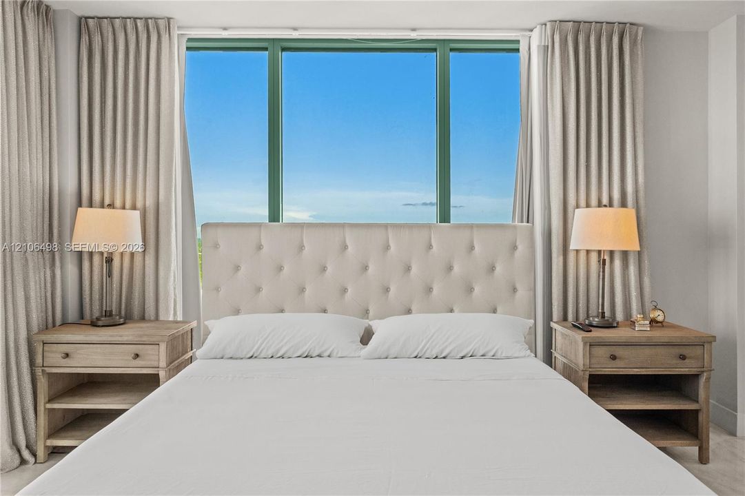 For Sale: $2,150,000 (2 beds, 2 baths, 1581 Square Feet)