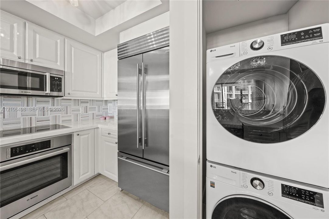 For Sale: $2,150,000 (2 beds, 2 baths, 1581 Square Feet)