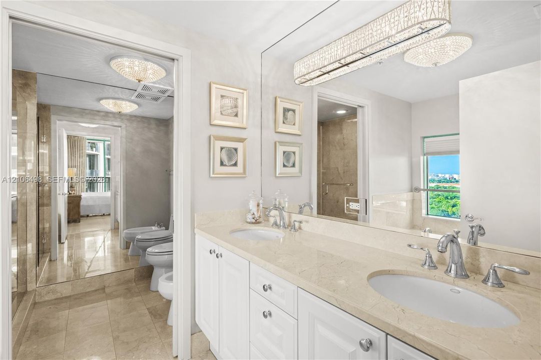 For Sale: $2,150,000 (2 beds, 2 baths, 1581 Square Feet)