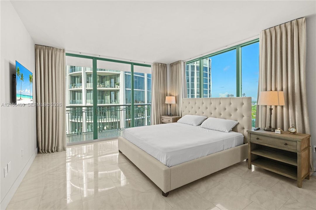 For Sale: $2,150,000 (2 beds, 2 baths, 1581 Square Feet)