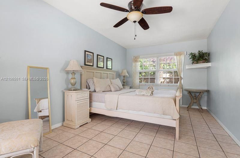 For Rent: $2,900 (1 beds, 1 baths, 750 Square Feet)
