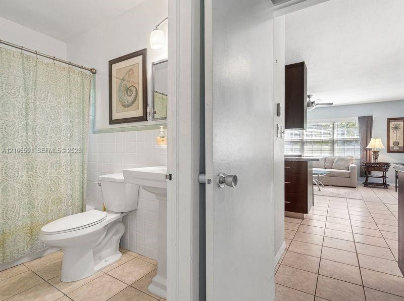 For Rent: $2,900 (1 beds, 1 baths, 750 Square Feet)