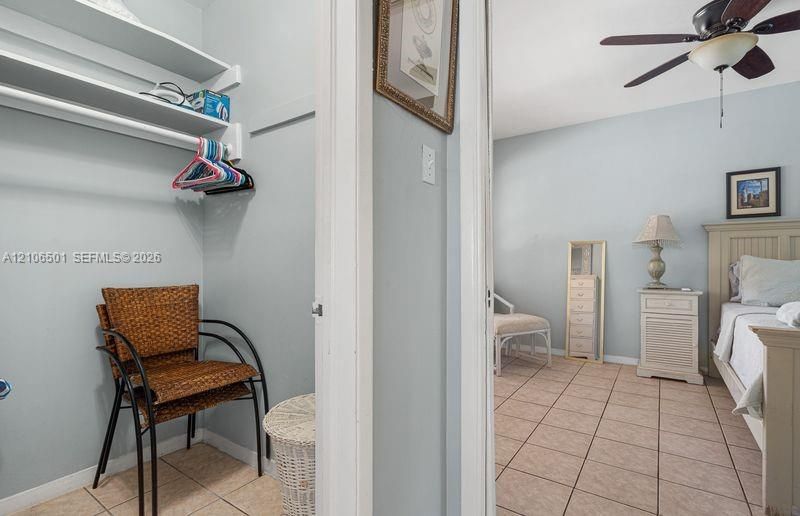 For Rent: $2,900 (1 beds, 1 baths, 750 Square Feet)