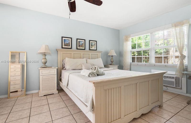 For Rent: $2,900 (1 beds, 1 baths, 750 Square Feet)