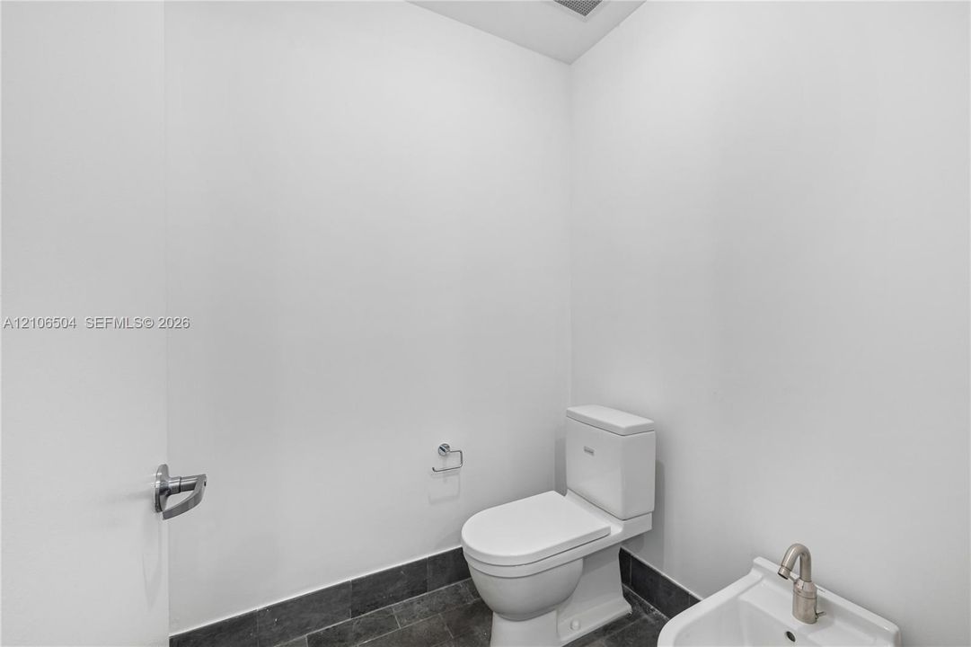 В аренду: $6,250 (1 спален, 1 ванн, 1695 Квадратных фут)