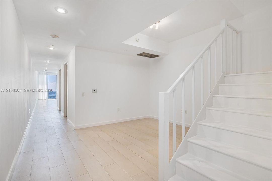 В аренду: $6,250 (1 спален, 1 ванн, 1695 Квадратных фут)