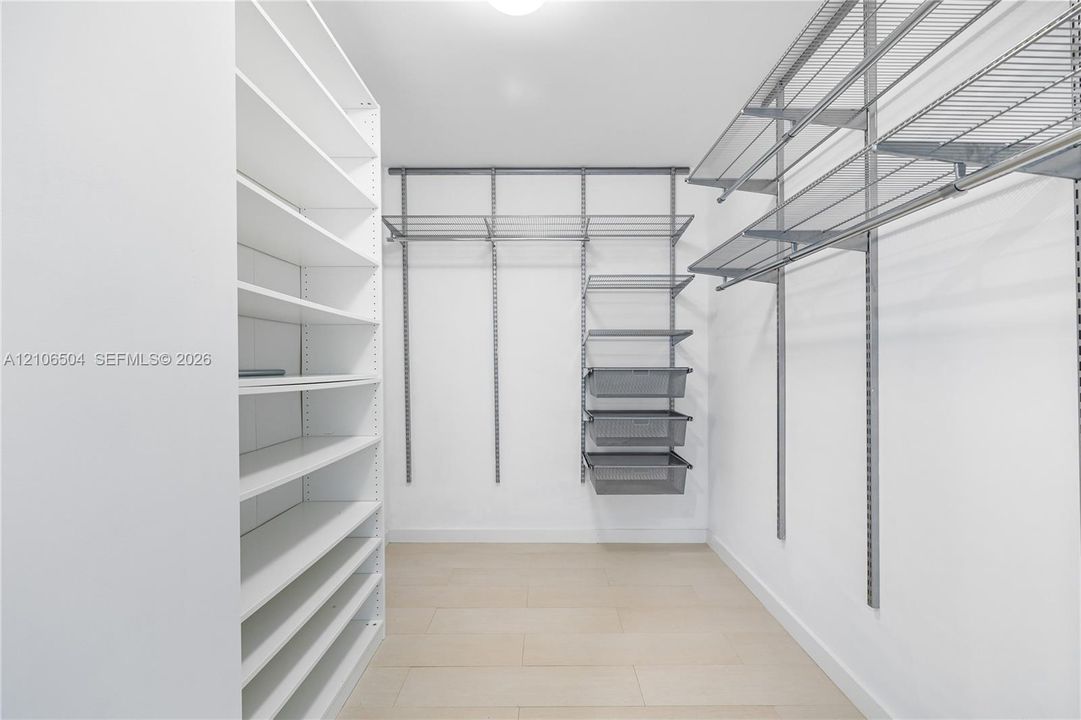 В аренду: $6,250 (1 спален, 1 ванн, 1695 Квадратных фут)