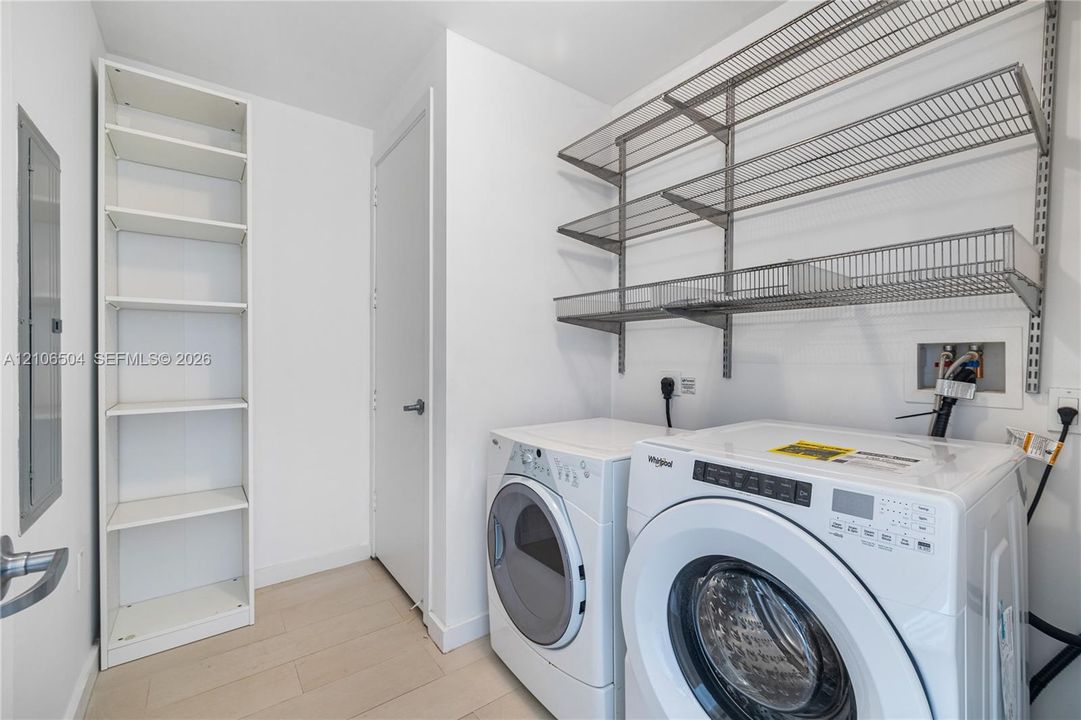 В аренду: $6,250 (1 спален, 1 ванн, 1695 Квадратных фут)