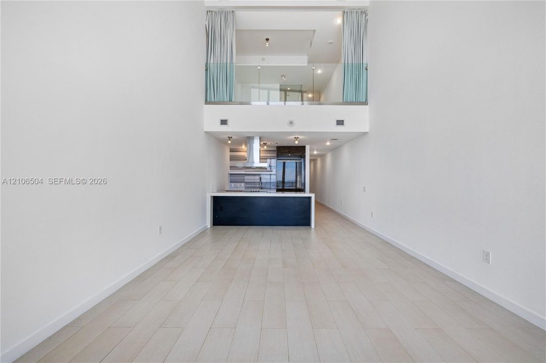 В аренду: $6,250 (1 спален, 1 ванн, 1695 Квадратных фут)