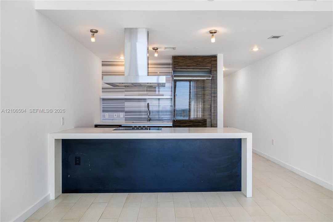 В аренду: $6,250 (1 спален, 1 ванн, 1695 Квадратных фут)
