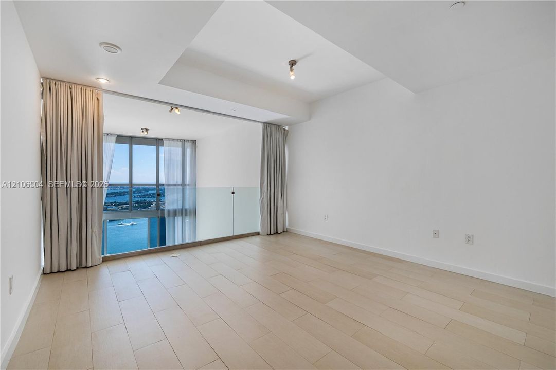 В аренду: $6,250 (1 спален, 1 ванн, 1695 Квадратных фут)