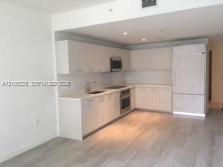В аренду: $3,400 (1 спален, 1 ванн, 776 Квадратных фут)