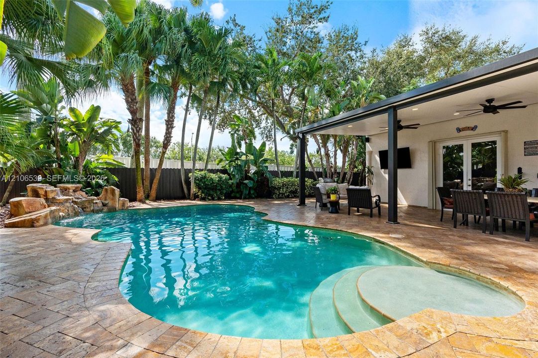 На продажу: $860,000 (4 спален, 3 ванн, 2617 Квадратных фут)