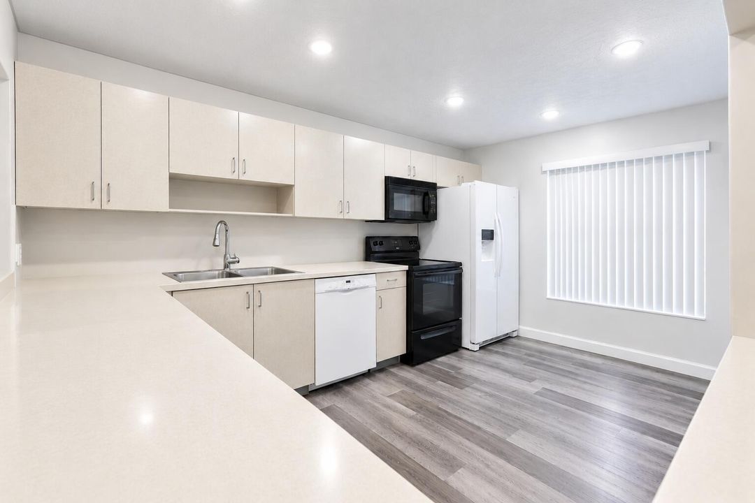 Bright Modern Kitchen with Neat Vertical