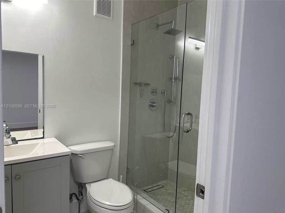 For Rent: $1,600 (1 beds, 1 baths, 3628 Square Feet)