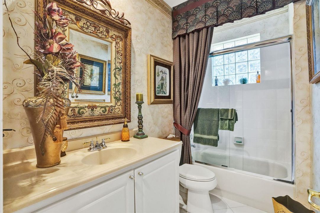 12guest bath