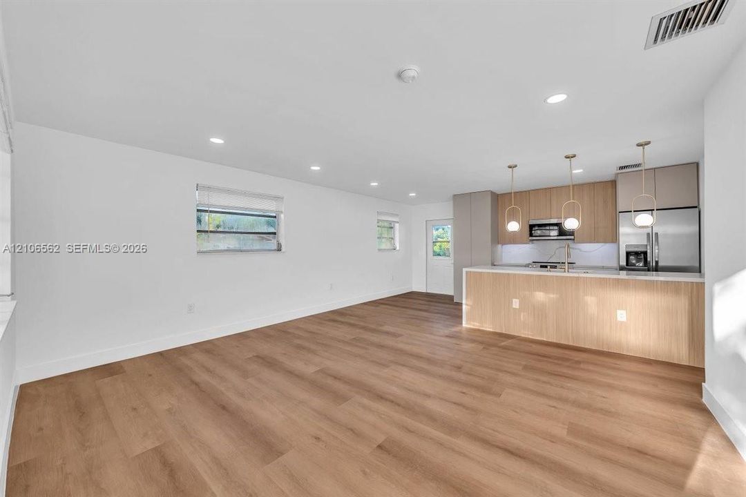 : $499,999 (3 camas, 2 baños, 1000 Pies cuadrados)