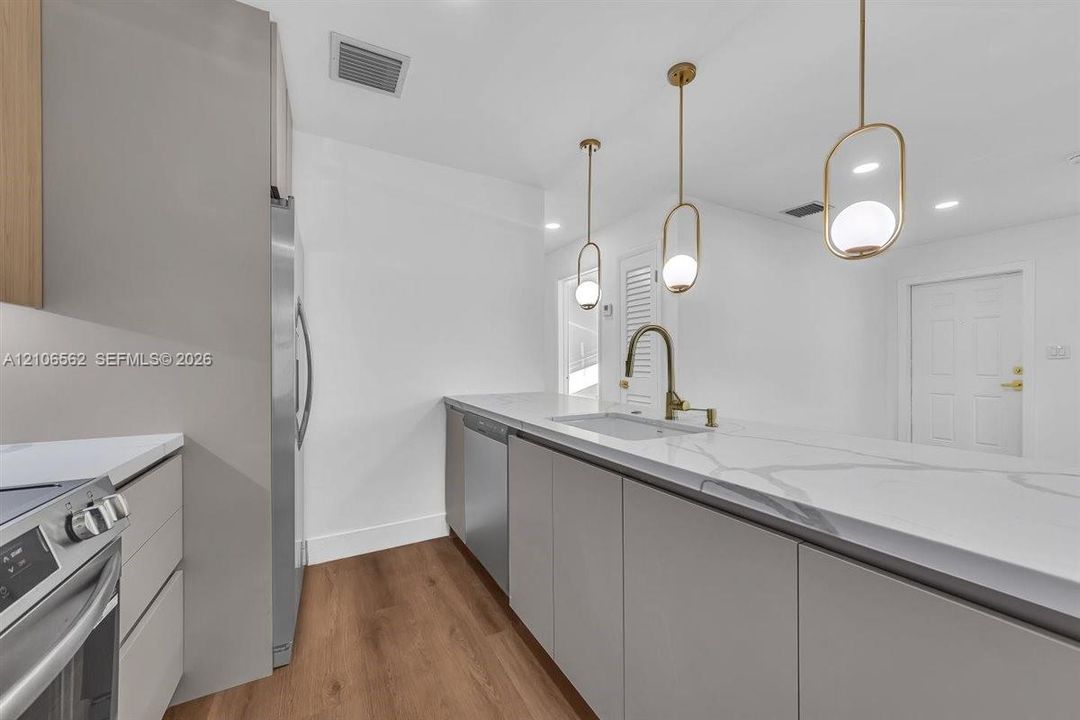 : $499,999 (3 camas, 2 baños, 1000 Pies cuadrados)