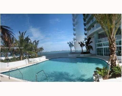 For Rent: $2,800 (1 beds, 1 baths, 838 Square Feet)