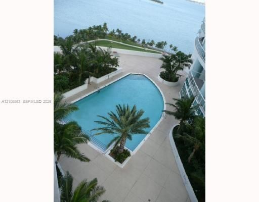 For Rent: $2,800 (1 beds, 1 baths, 838 Square Feet)