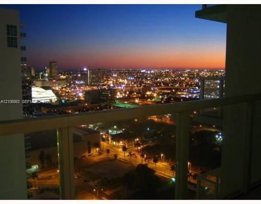 For Rent: $2,800 (1 beds, 1 baths, 838 Square Feet)